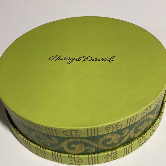 HARRY & DAVID BEAUTIFUL FESTIVE ROUND BOX FILLED WITH 24 TEA LIGHTS - Picture 4 of 8